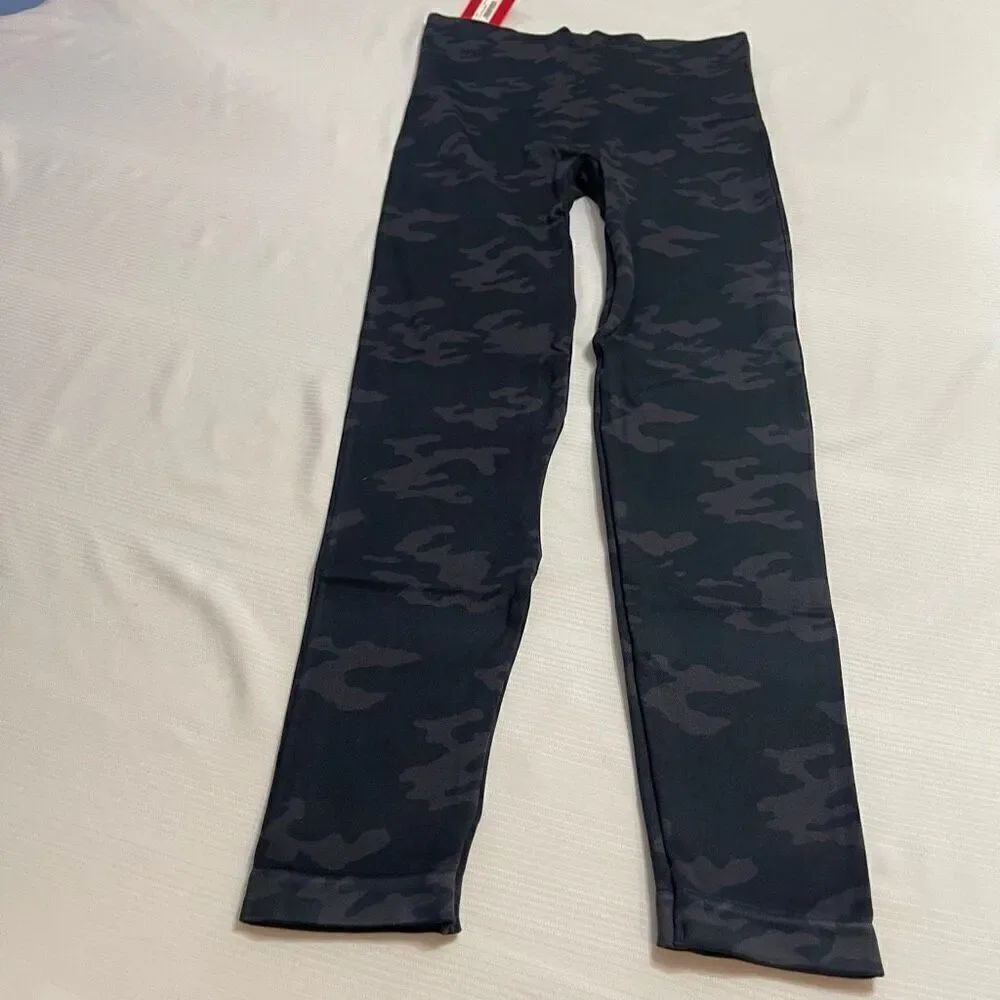 NWT Spanx Look At Me Now Black Camo Leggings Size Medium New